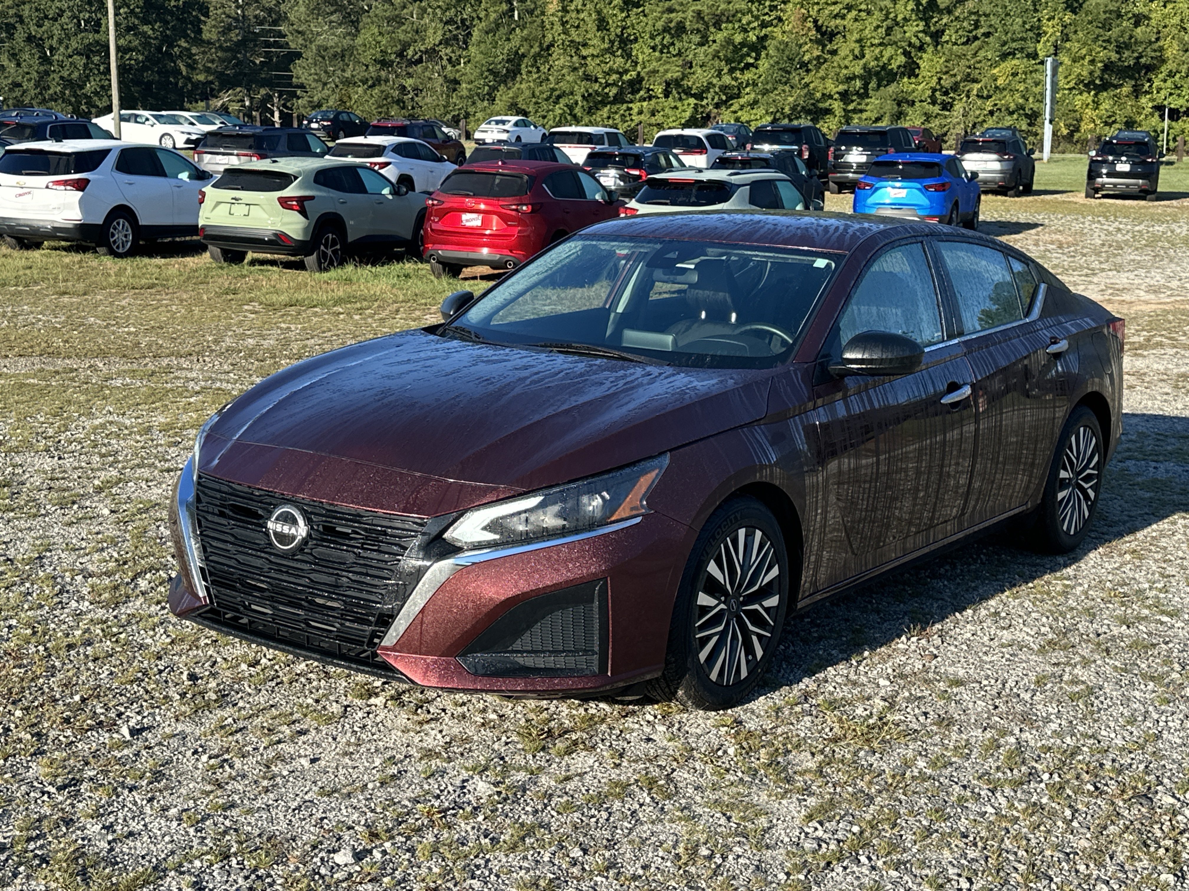 Used 2024 Nissan Altima 2.5 SV FWD image 1