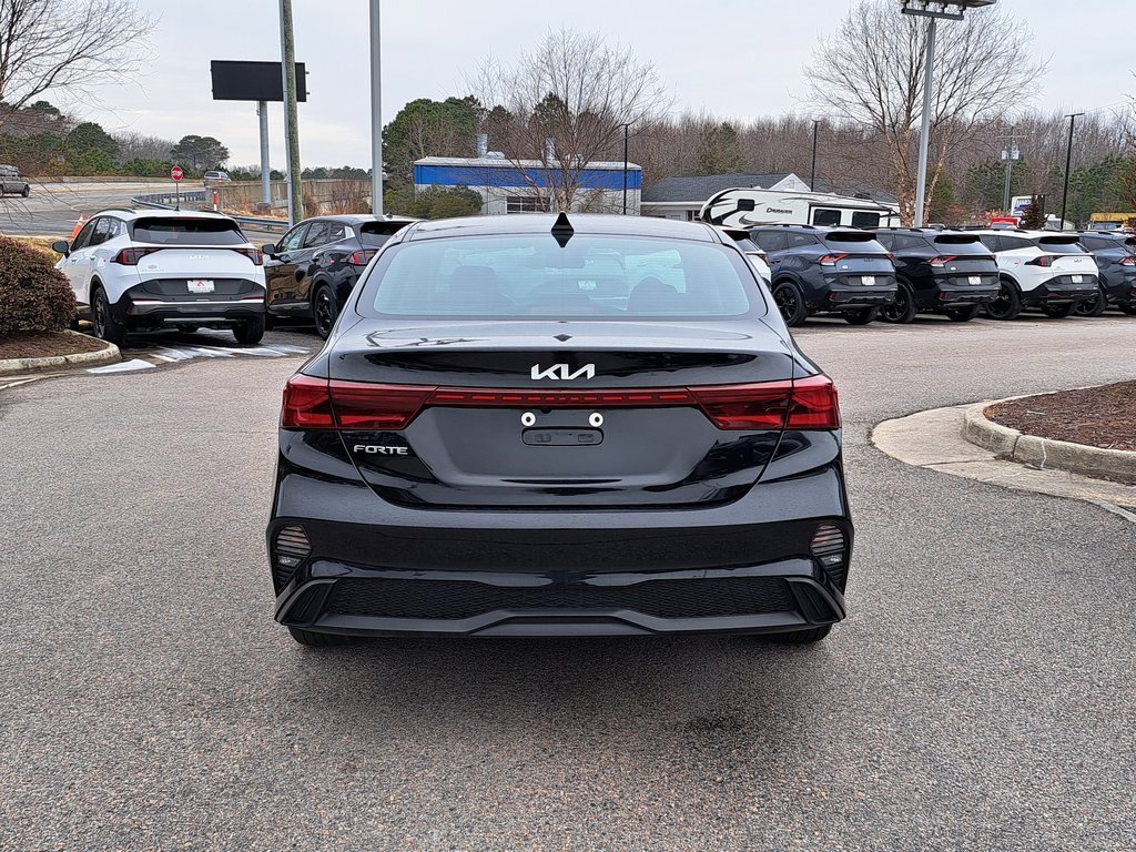 Used 2024 Kia Forte LXS w/ LXS Technology Package image 7