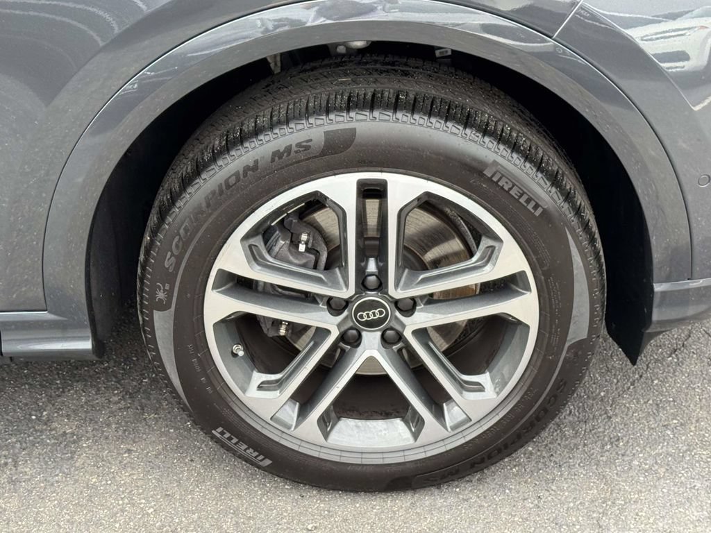 Used 2025 Audi Q5 Premium Plus AWD/4WD image 6