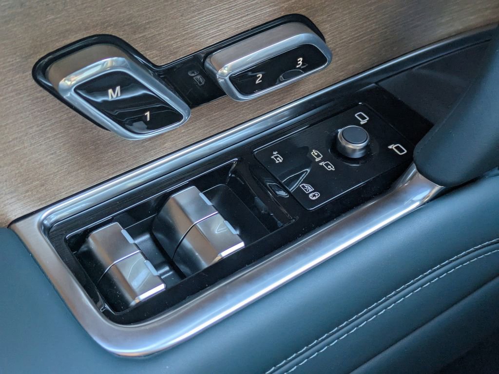 New 2026 Land Rover Range Rover SV AWD/4WD image 26