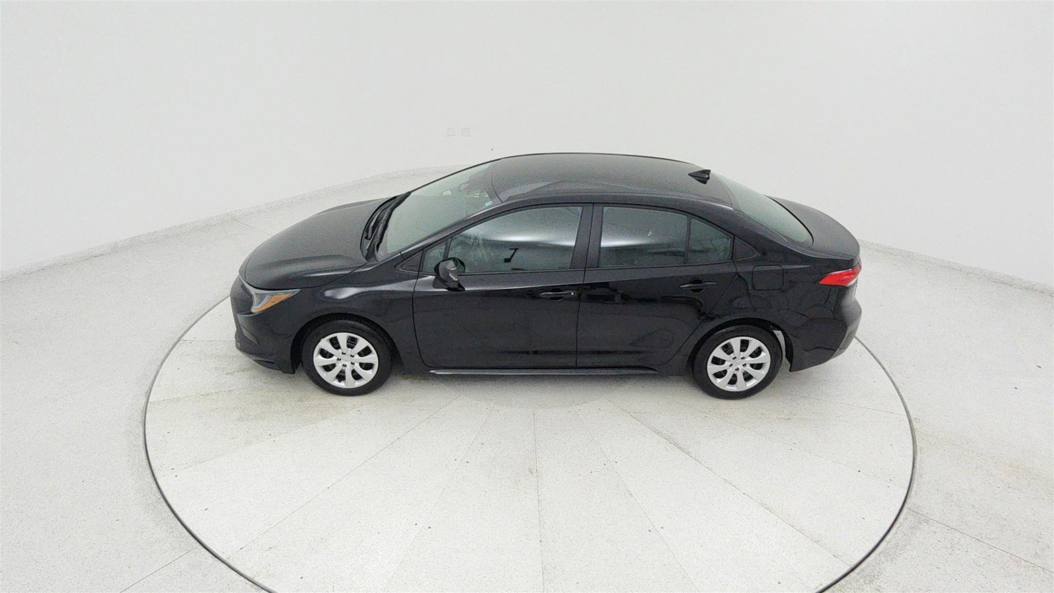 Used 2026 Toyota Corolla LE FWD image 14
