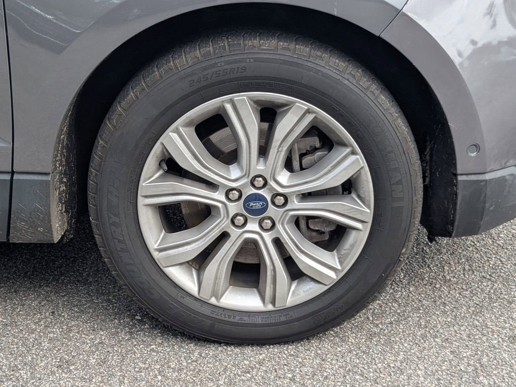 Used 2022 Ford Edge Titanium image 11