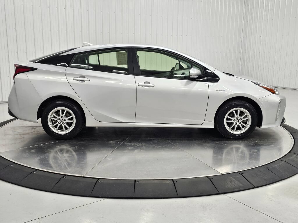 Used 2019 Toyota Prius XLE AWD/4WD image 6