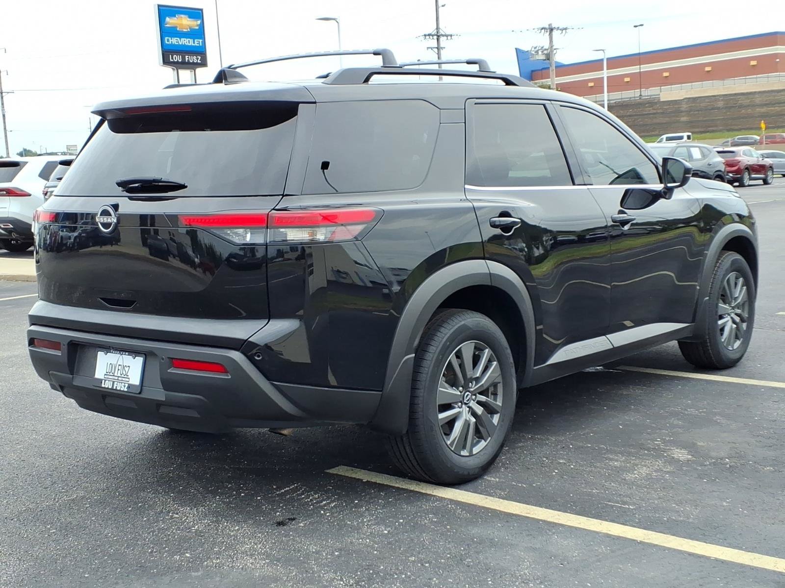 Used 2022 Nissan Pathfinder SV AWD/4WD image 28