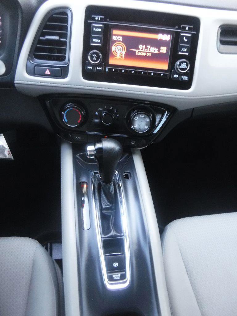 Used 2021 Honda HR-V LX image 34