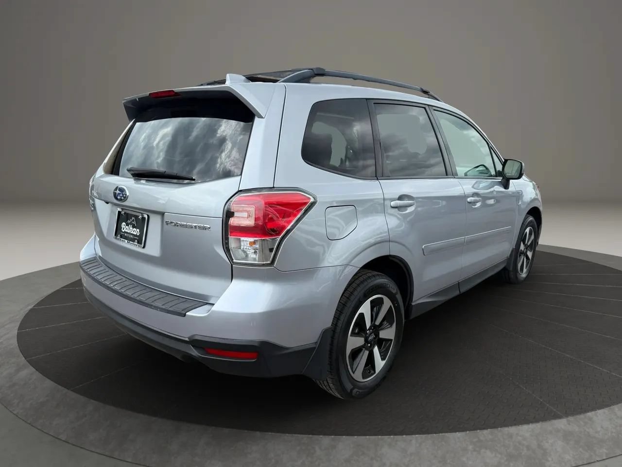 Used 2018 Subaru Forester 2.5i Premium w/ All-Weather Package AWD/4WD image 5