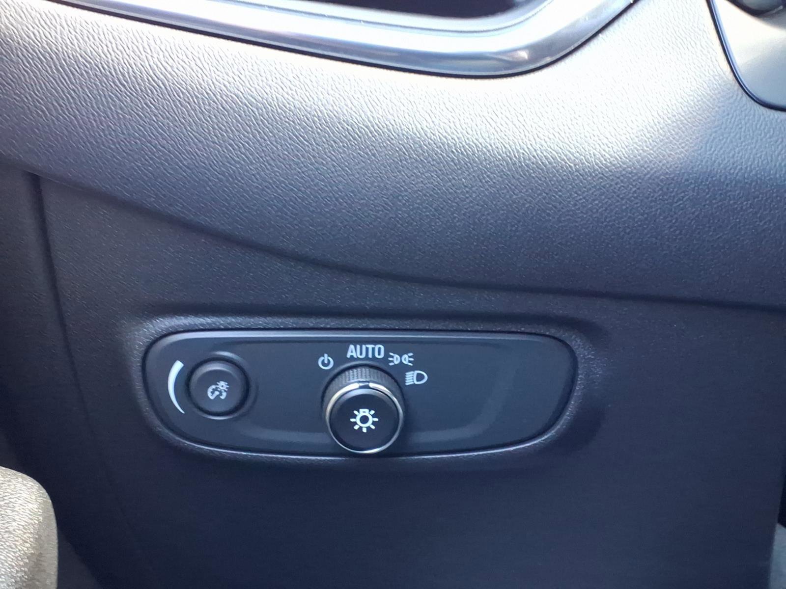 Used 2024 Chevrolet Equinox LT image 32