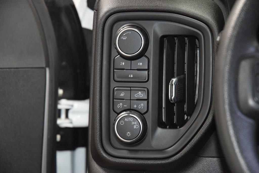 Used 2024 Chevrolet Silverado 2500 Custom w/ Custom Value Package image 28