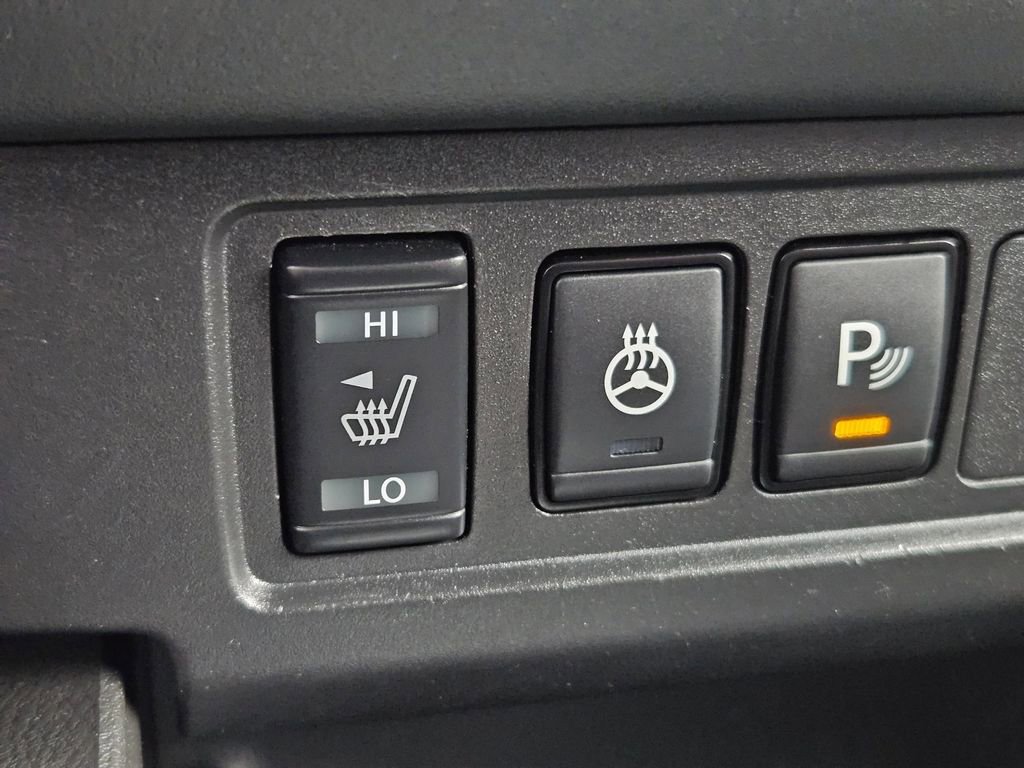 Used 2024 Nissan Frontier SV w/ SV Convenience Package image 24