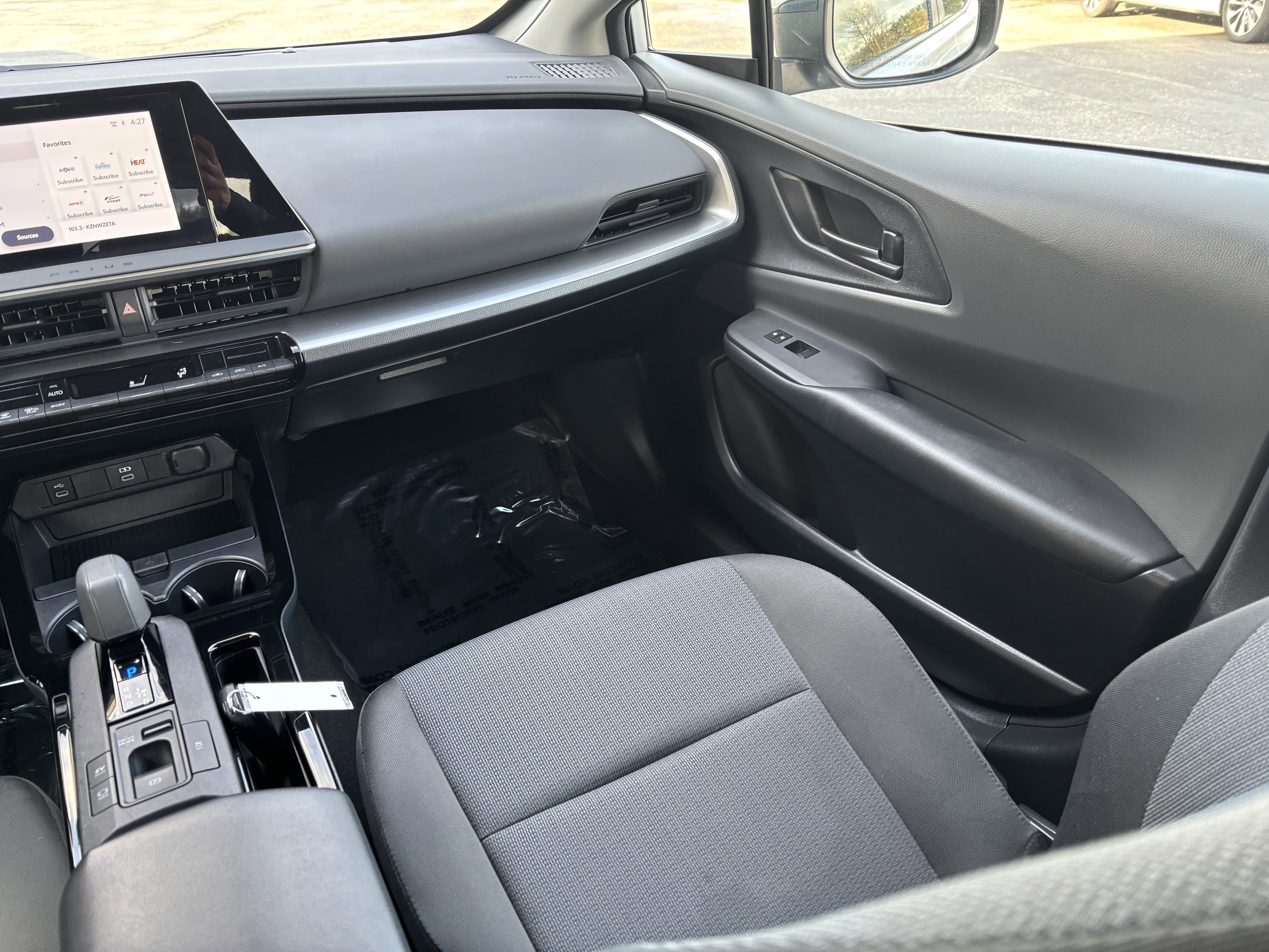 Used 2024 Toyota Prius LE image 21