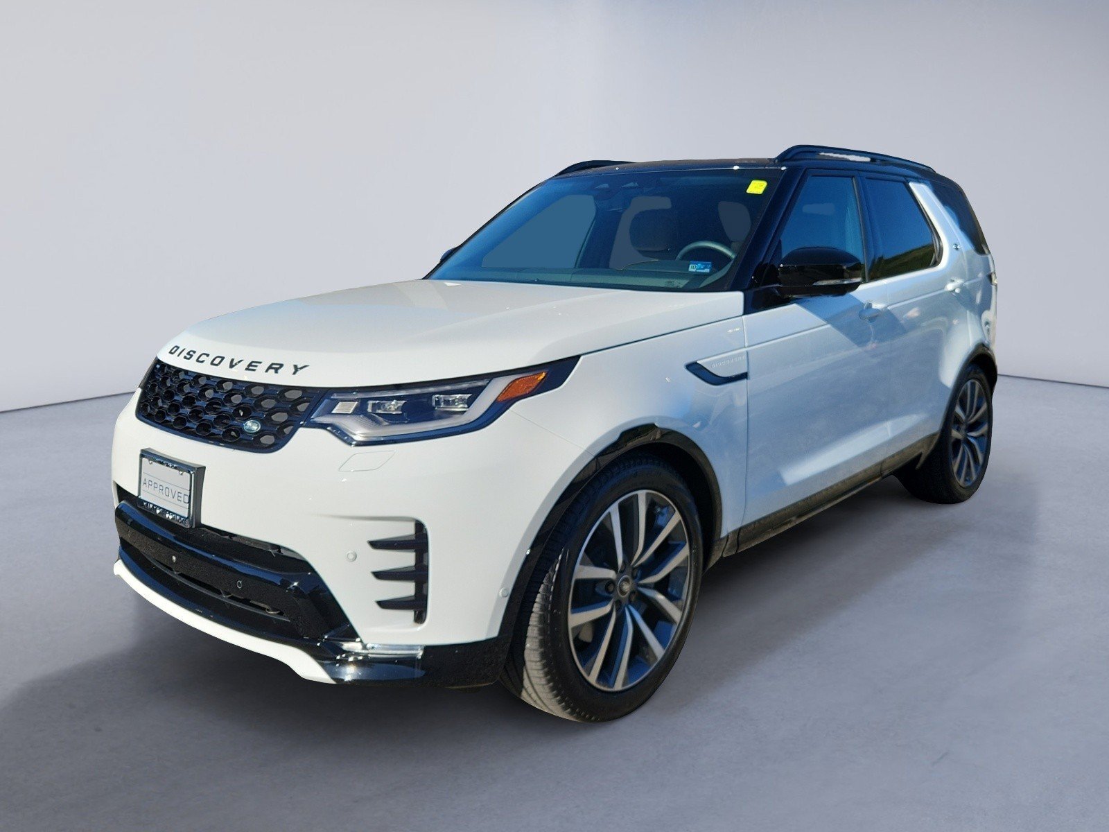 Used 2026 Land Rover Discovery Dynamic SE AWD/4WD image 2