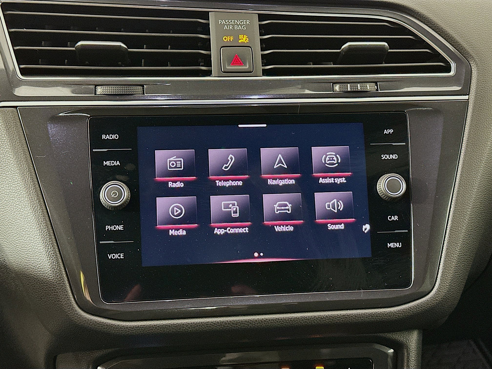 Used 2022 Volkswagen Tiguan SE R-Line image 21