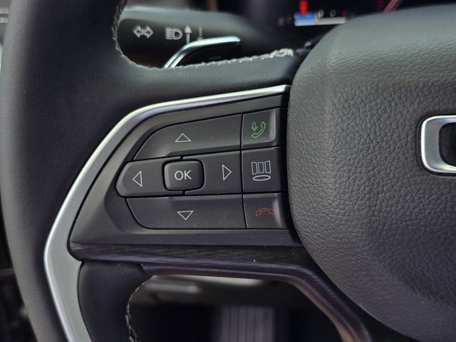 Used 2025 Jeep Grand Cherokee L Laredo RWD image 18