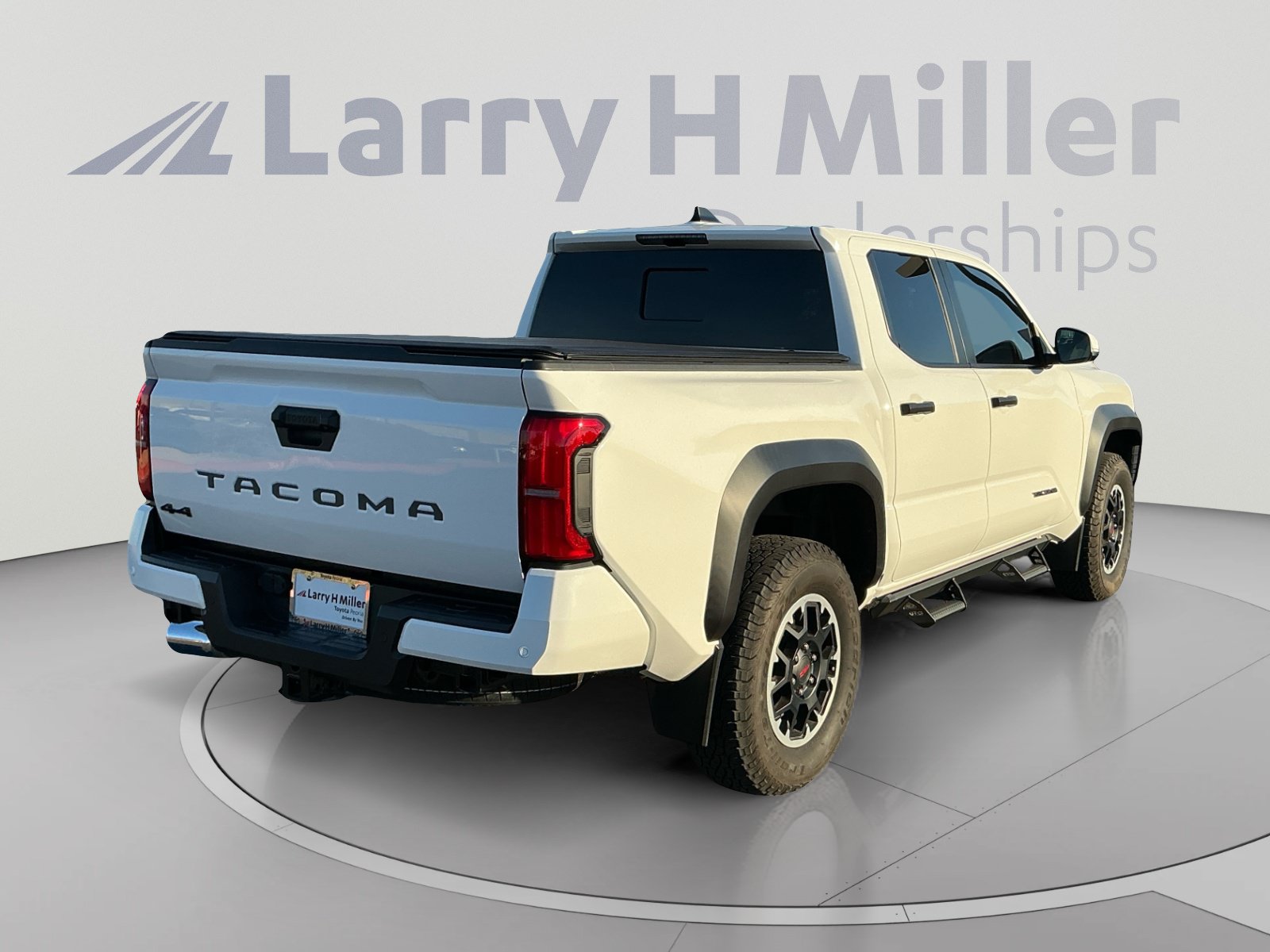 Used 2024 Toyota Tacoma TRD Off-Road w/ TRD Off Road Upgrade Package AWD/4WD image 5