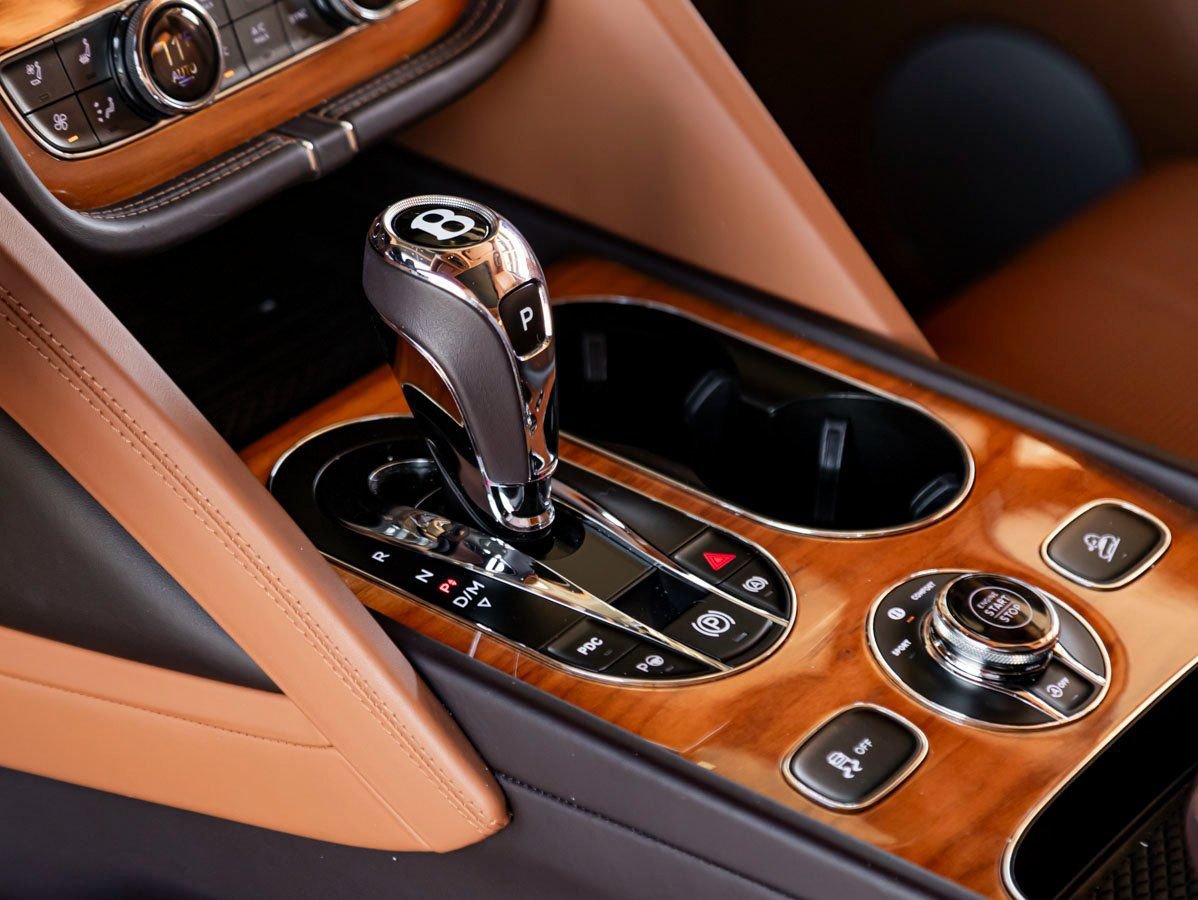 Certified 2022 Bentley Bentayga image 22