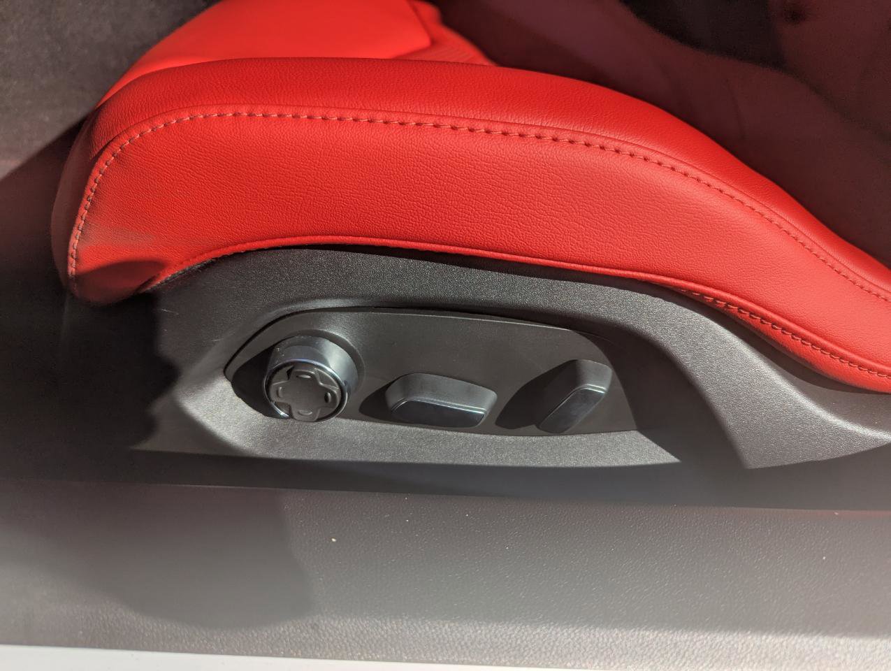 Used 2023 Chevrolet Corvette Stingray Premium Conv w/ Z51 Performance Package RWD image 22