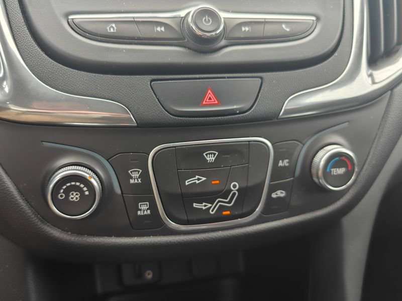 Used 2018 Chevrolet Equinox LT image 22