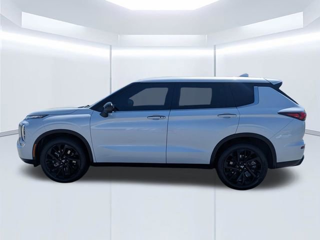 Used 2024 Mitsubishi Outlander SE image 8