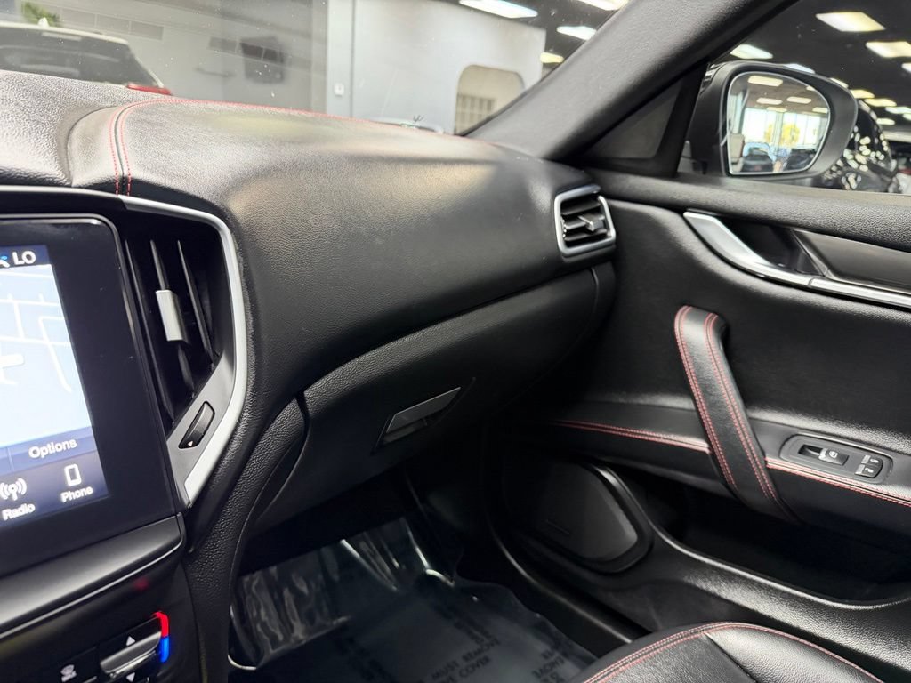 Used 2019 Maserati Ghibli S RWD image 27