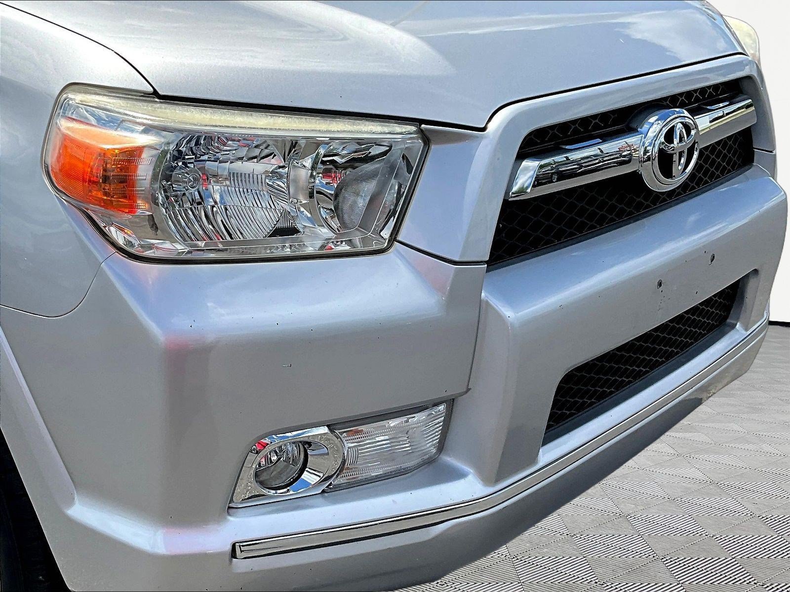 Used 2013 Toyota 4Runner SR5 AWD/4WD image 33