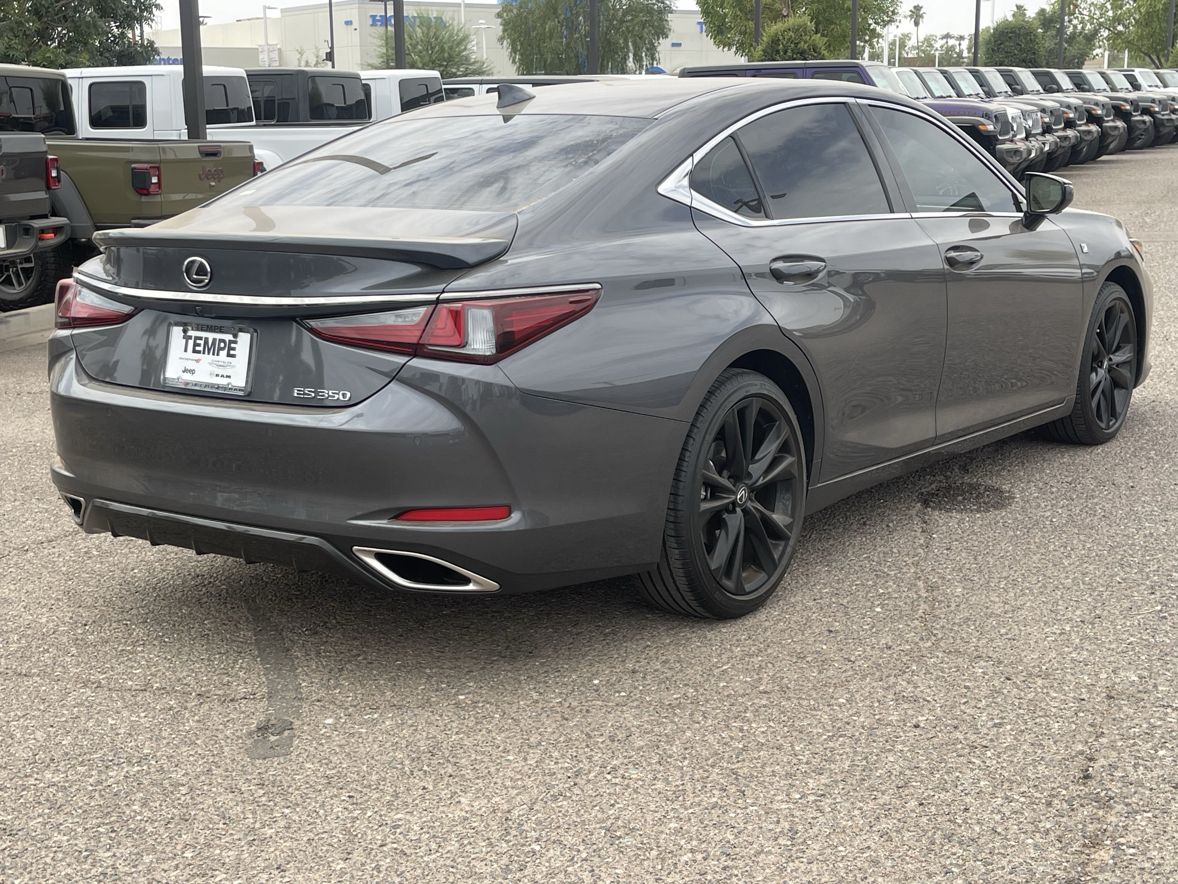 Used 2023 Lexus ES 350 F Sport w/ Accessory Package (Z2) FWD image 6