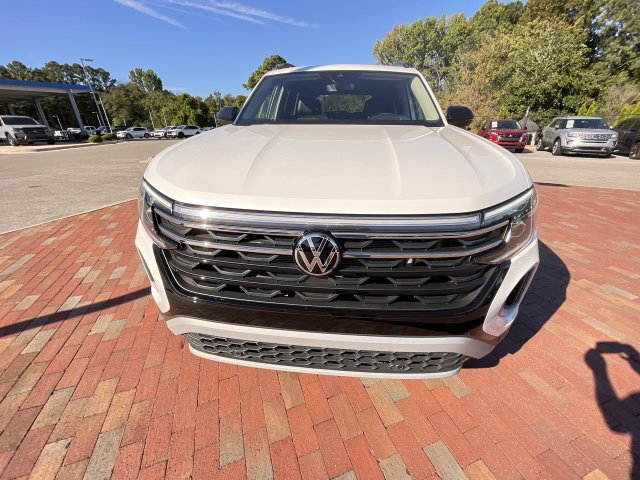 Used 2024 Volkswagen Atlas Peak Edition SEL AWD/4WD image 23