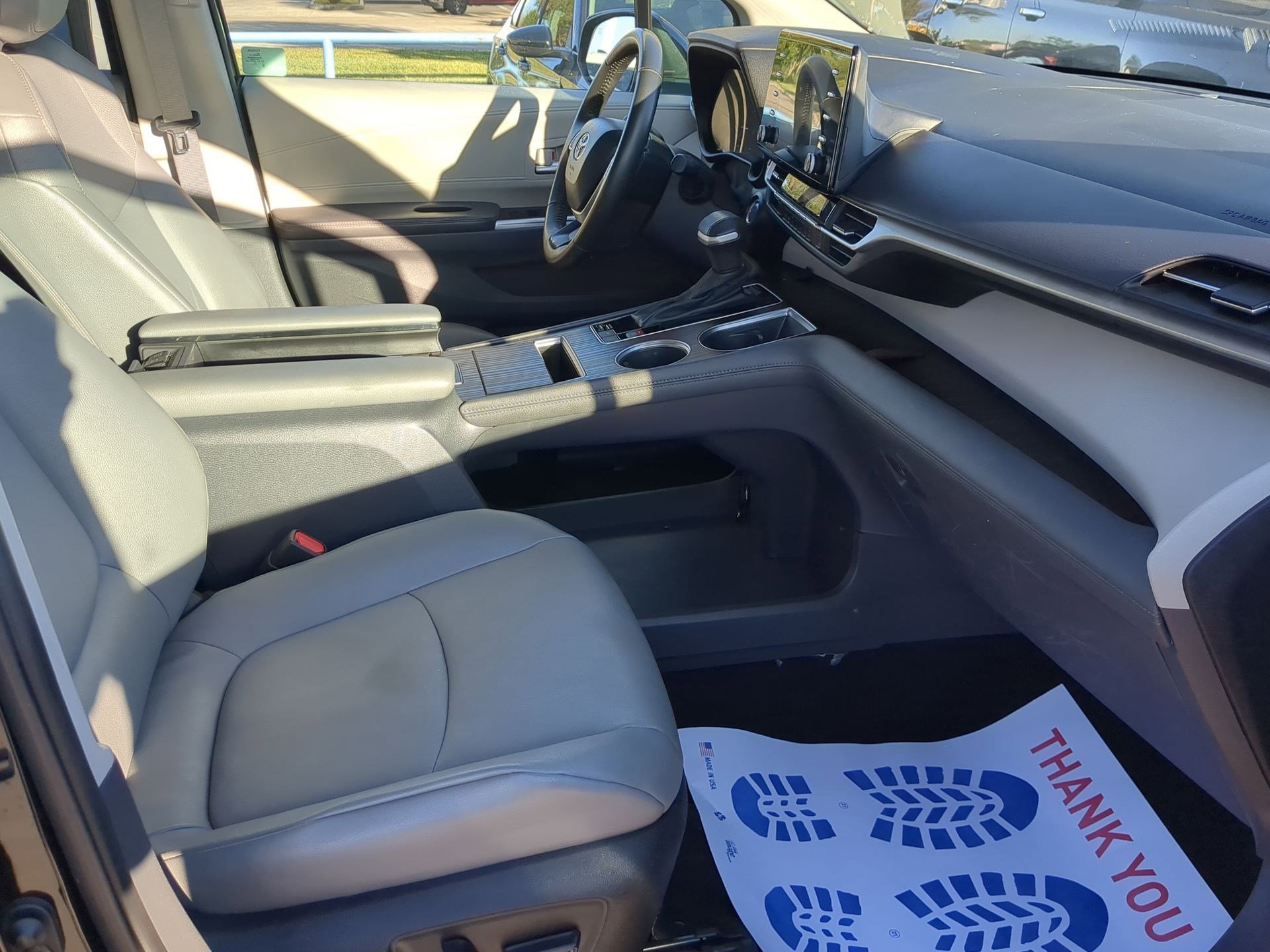 Used 2023 Toyota Sienna XLE image 31