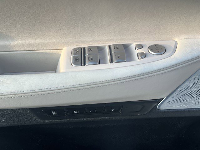 Used 2020 BMW 745e xDrive image 24