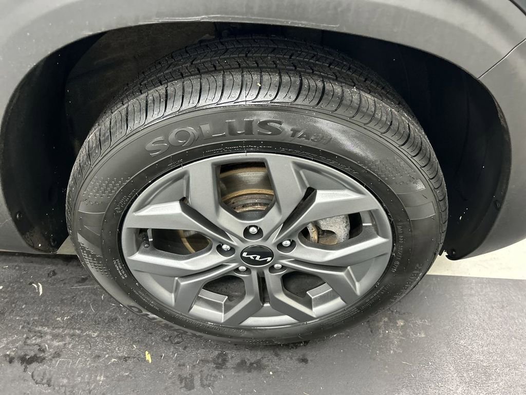 Certified 2024 Kia Seltos LX AWD/4WD image 8