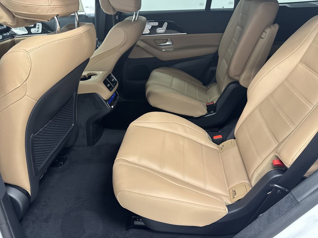 New 2026 Mercedes-Benz GLS 580 4MATIC image 17