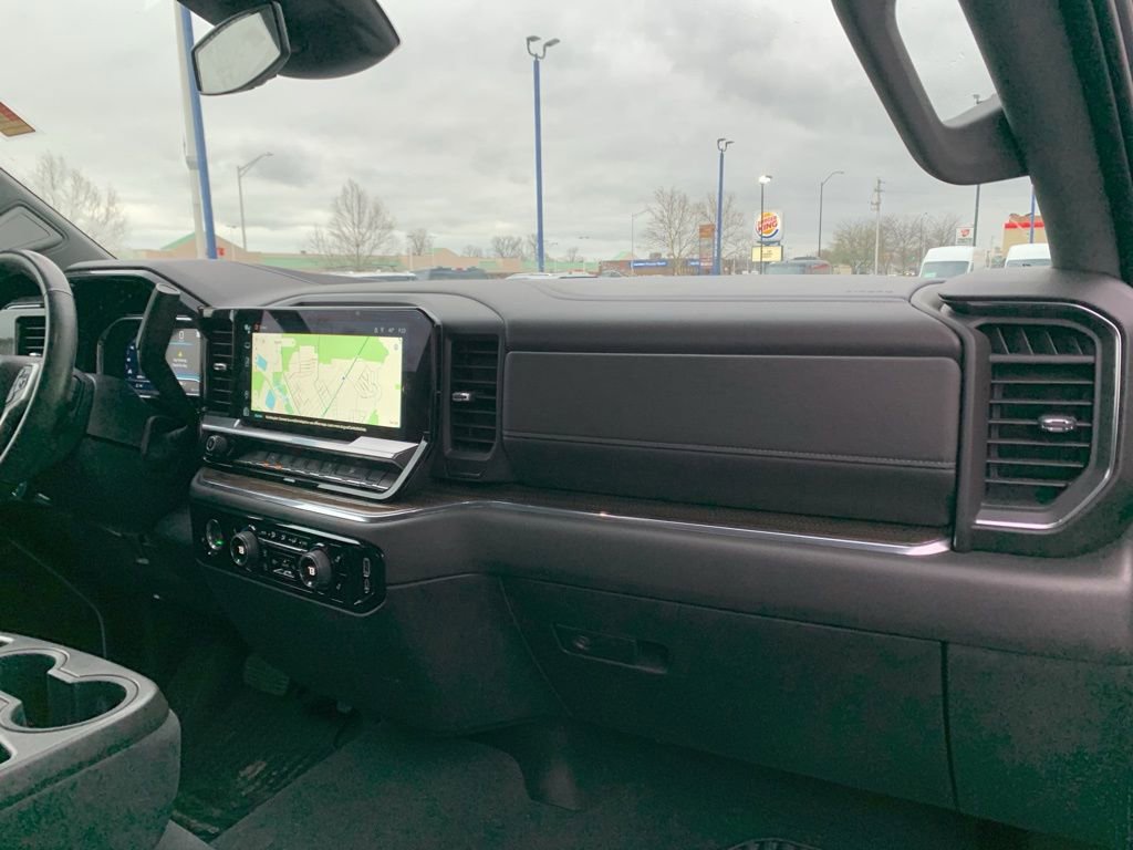 Used 2023 Chevrolet Silverado 1500 LT AWD/4WD image 17