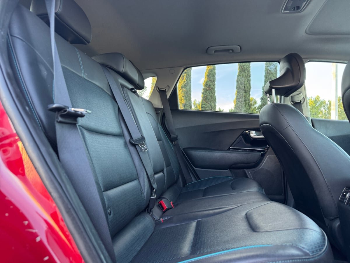 Used 2020 Kia Niro EX Premium FWD image 19