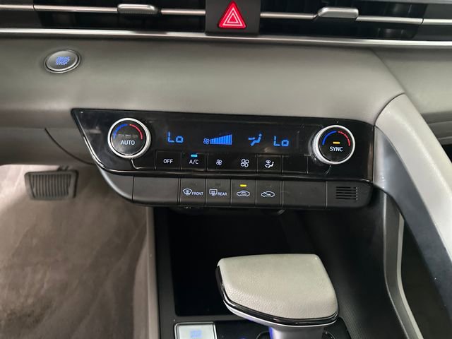 Used 2022 Hyundai Elantra SEL w/ Preferred Accessory Package FWD image 23
