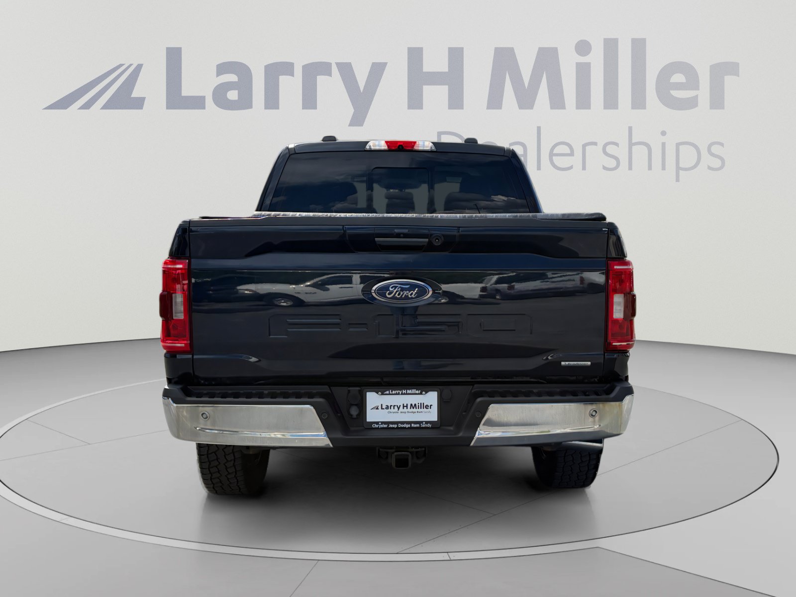 Used 2021 Ford F150 XLT w/ Equipment Group 302A High AWD/4WD image 4