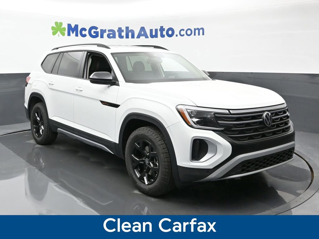 Used 2024 Volkswagen Atlas Peak Edition SE image 2
