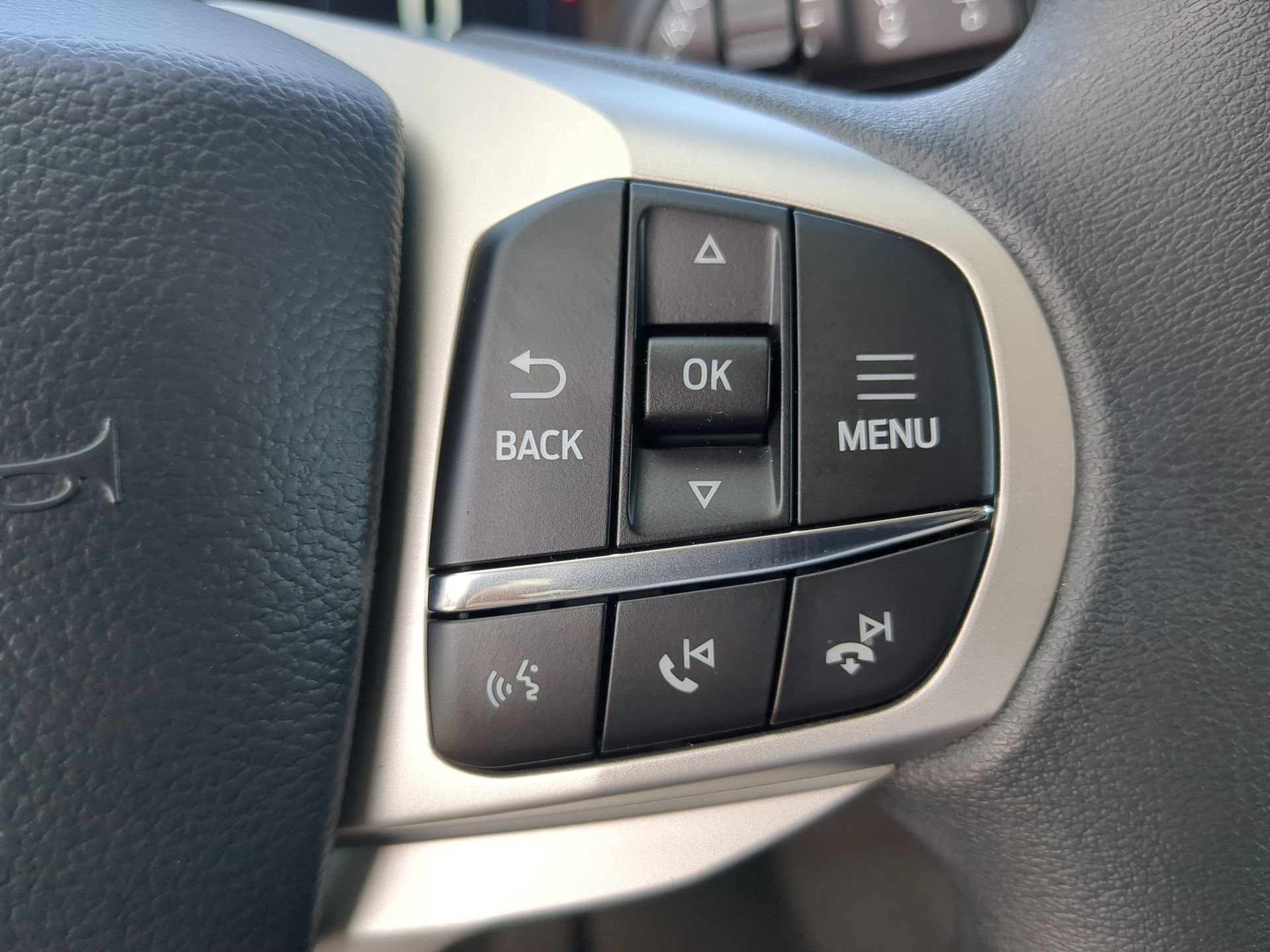 New 2026 Ford Explorer Active RWD image 68