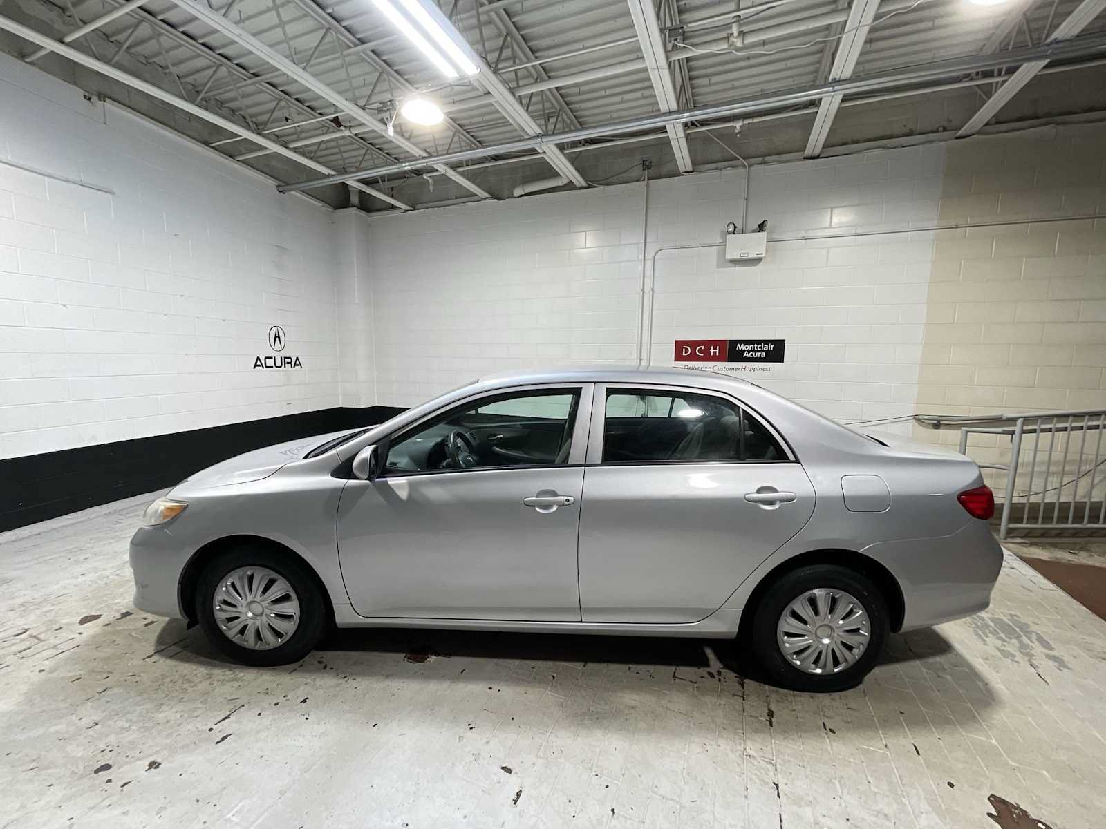 Used 2010 Toyota Corolla LE FWD image 3