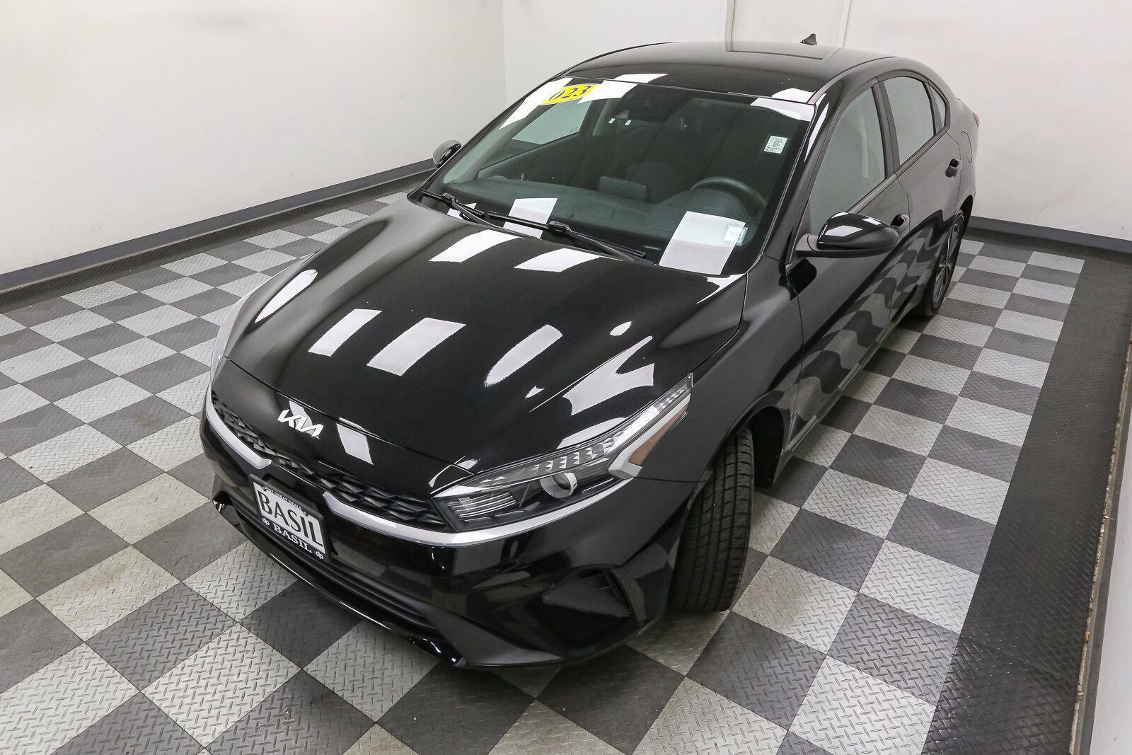 Used 2023 Kia Forte LXS FWD image 6