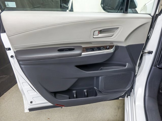Certified 2024 Toyota Sienna LE image 21