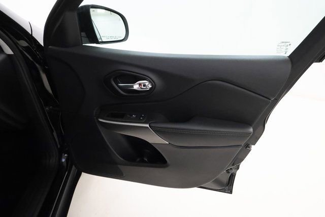 Used 2022 Jeep Cherokee Limited image 21