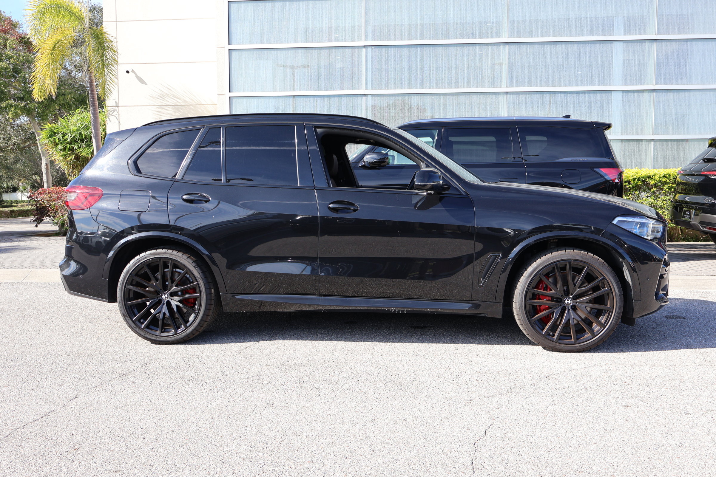 Used 2023 BMW X5 M50i w/ Executive Package image 10