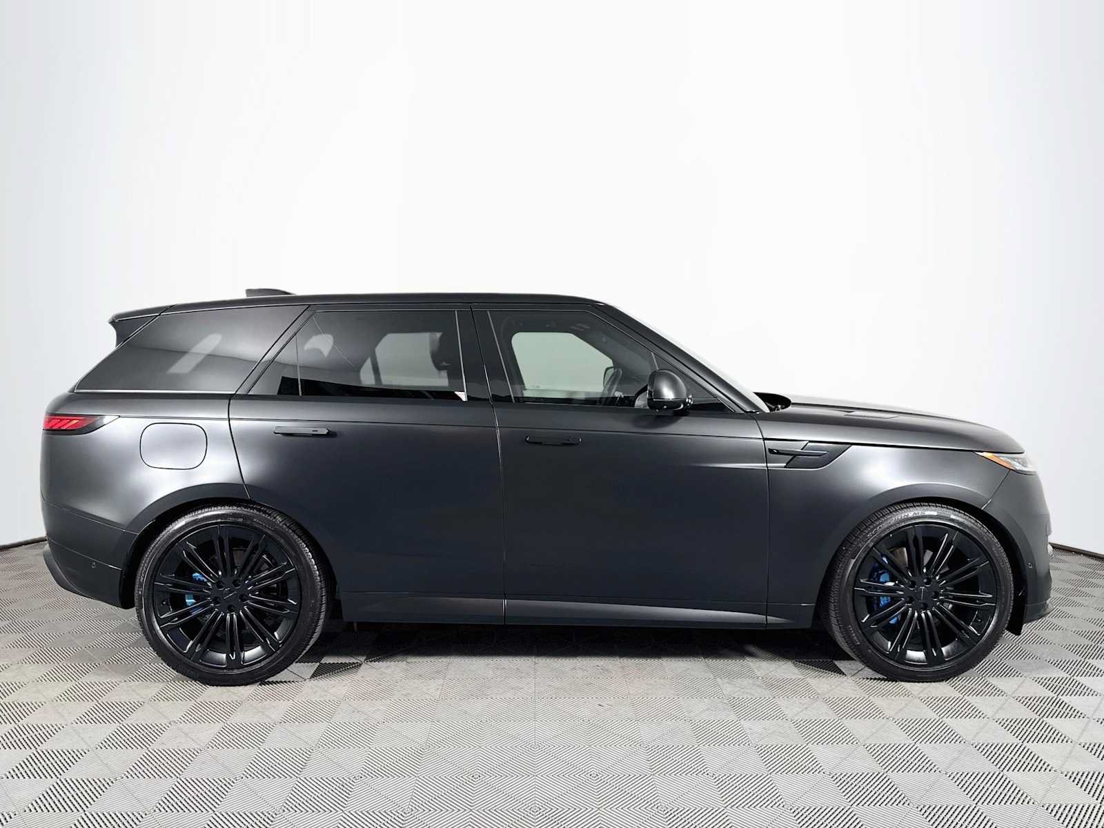 Used 2026 Land Rover Range Rover Sport Dynamic SE AWD/4WD image 4
