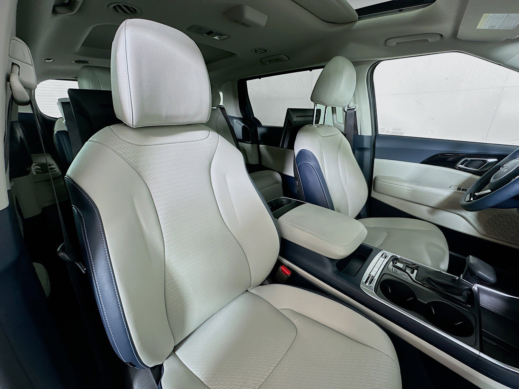 Certified 2026 Kia Carnival SX Prestige FWD image 32