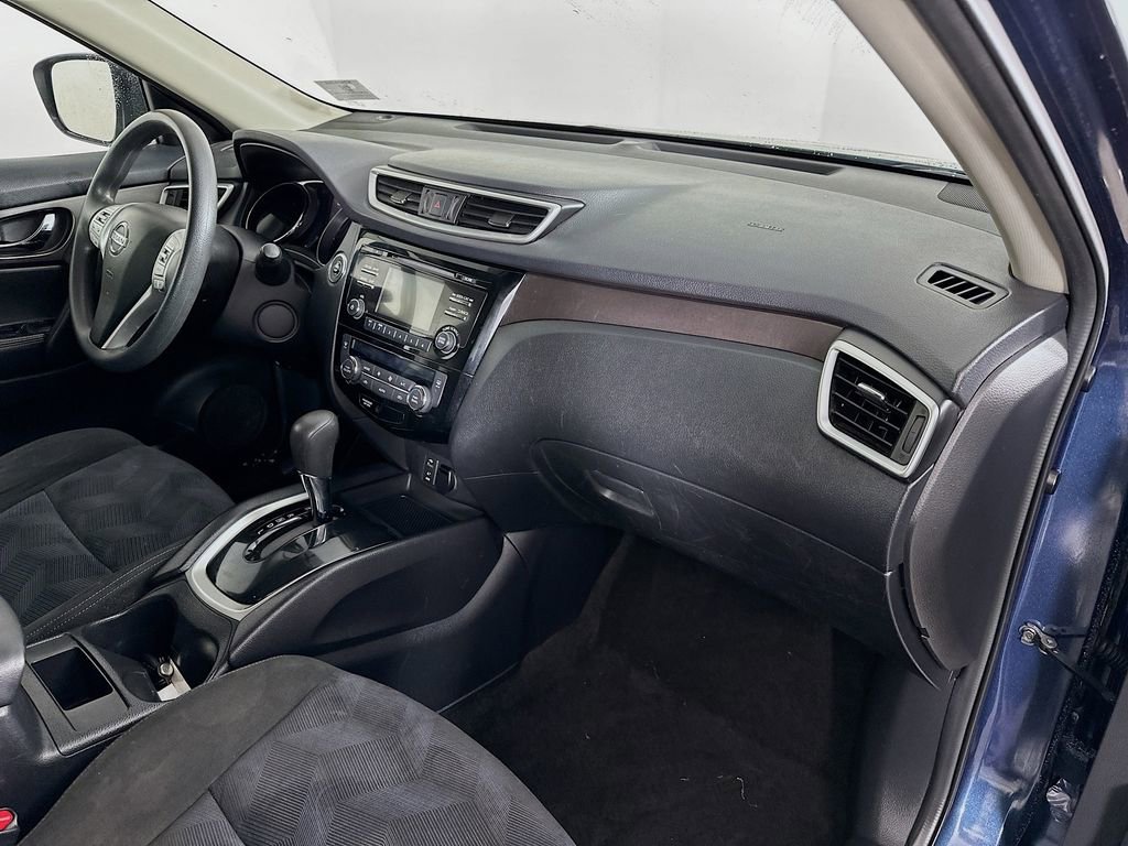 Used 2015 Nissan Rogue SV image 35