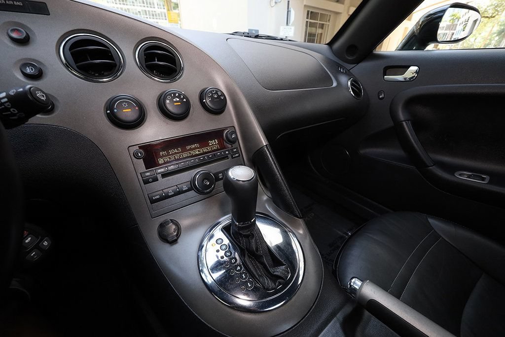Used 2007 Pontiac Solstice GXP w/ Premium Package RWD image 34