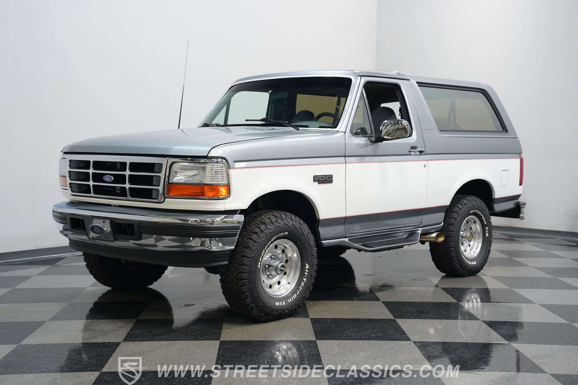 Used 1995 Ford Bronco XLT image 5