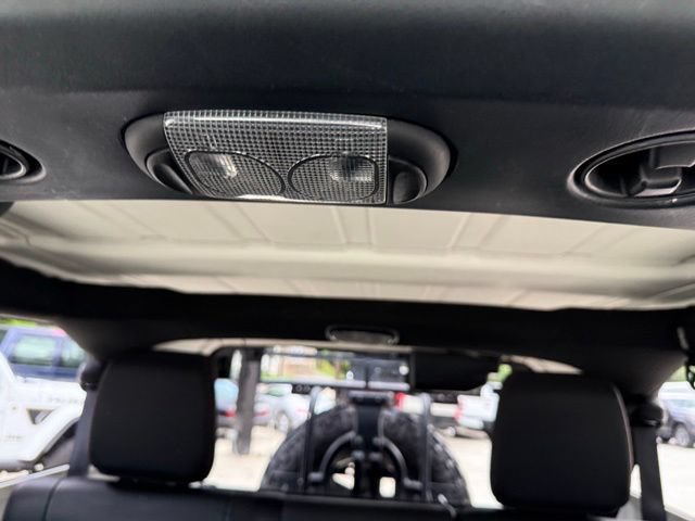 Used 2012 Jeep Wrangler Unlimited Sahara AWD/4WD image 52