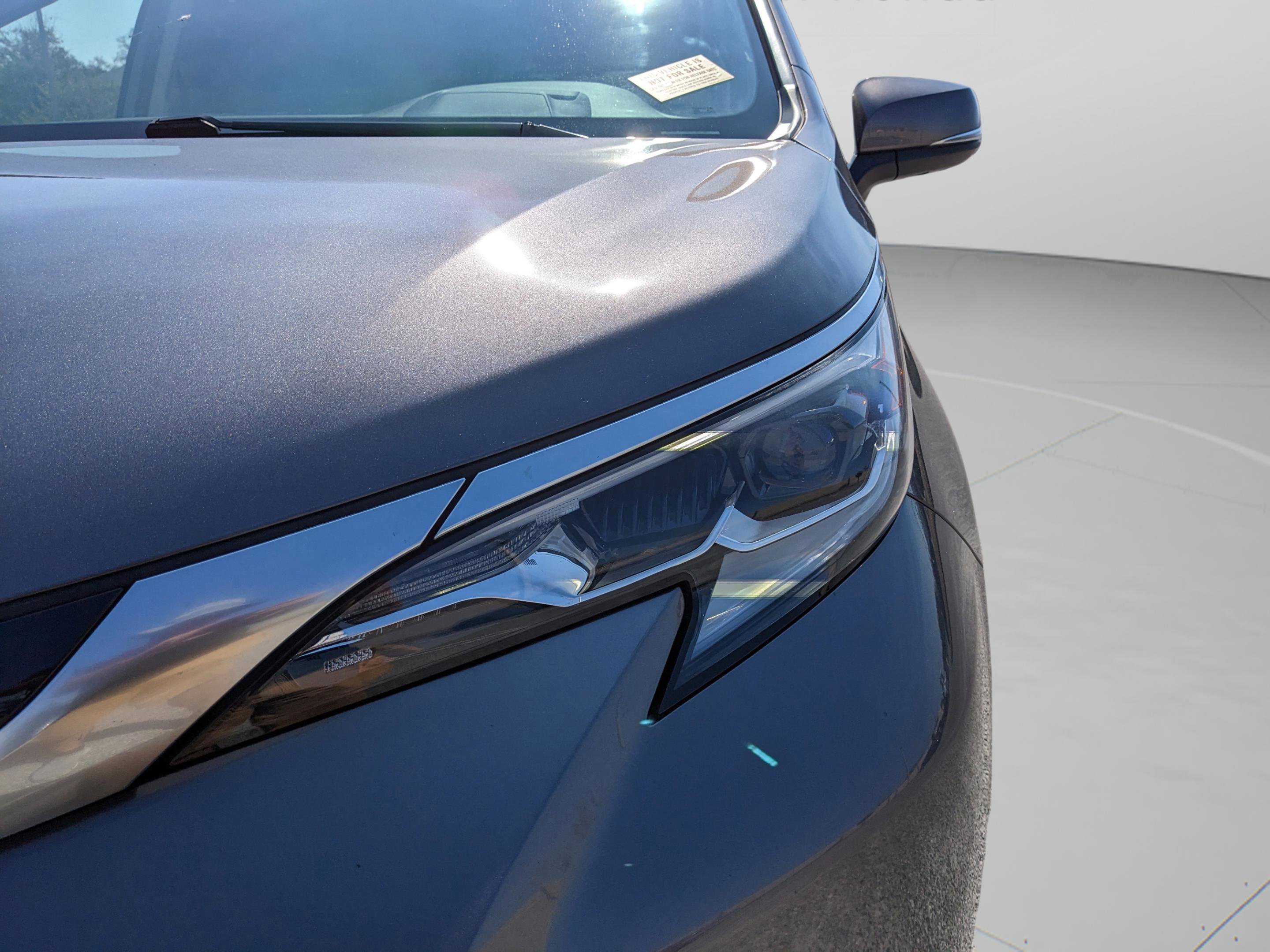 Used 2022 Toyota Sienna Platinum image 10