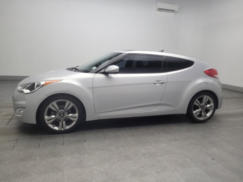 Used 2017 Hyundai Veloster Value Edition FWD image 2