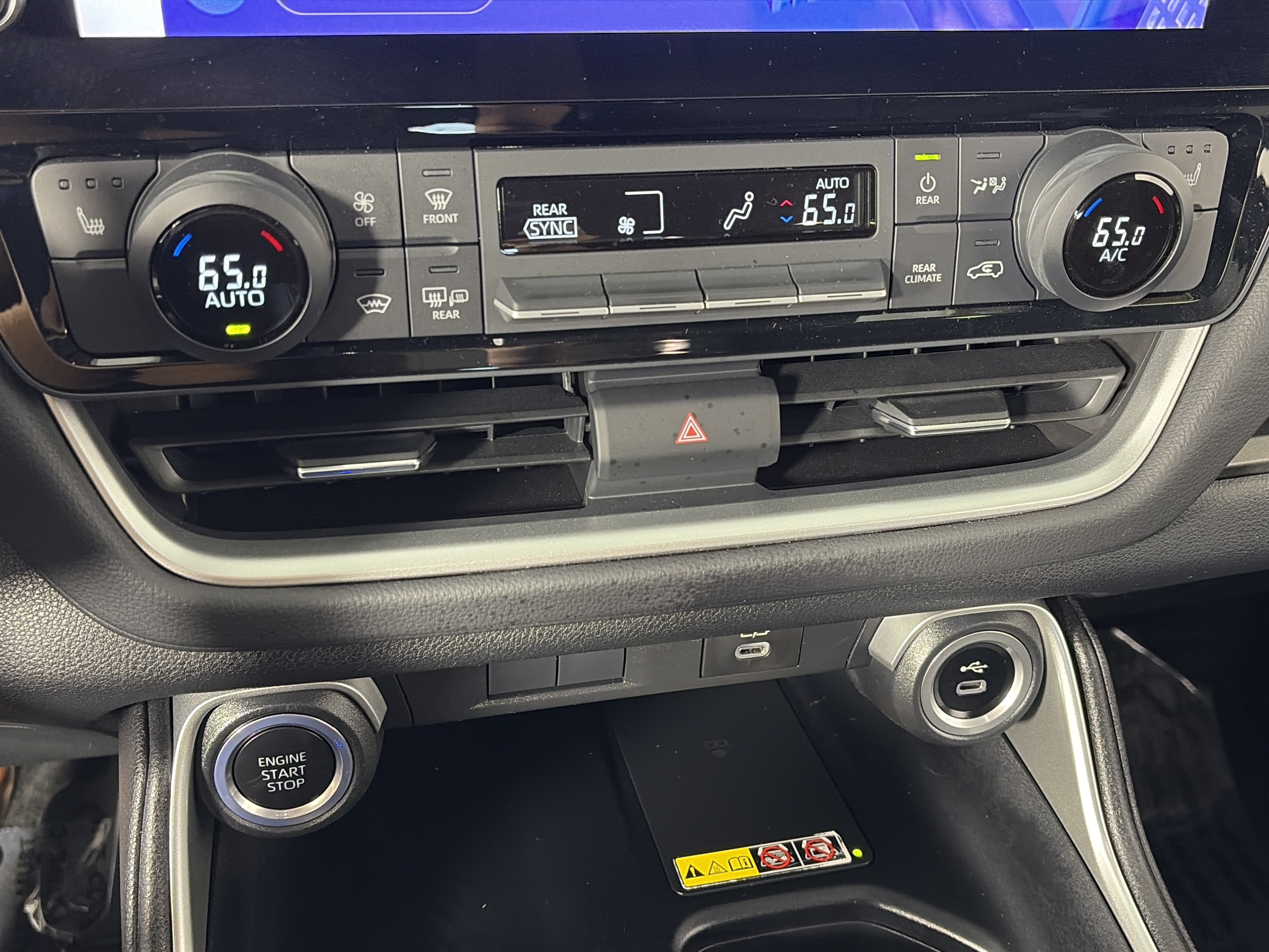 Used 2024 Toyota Grand Highlander AWD image 23